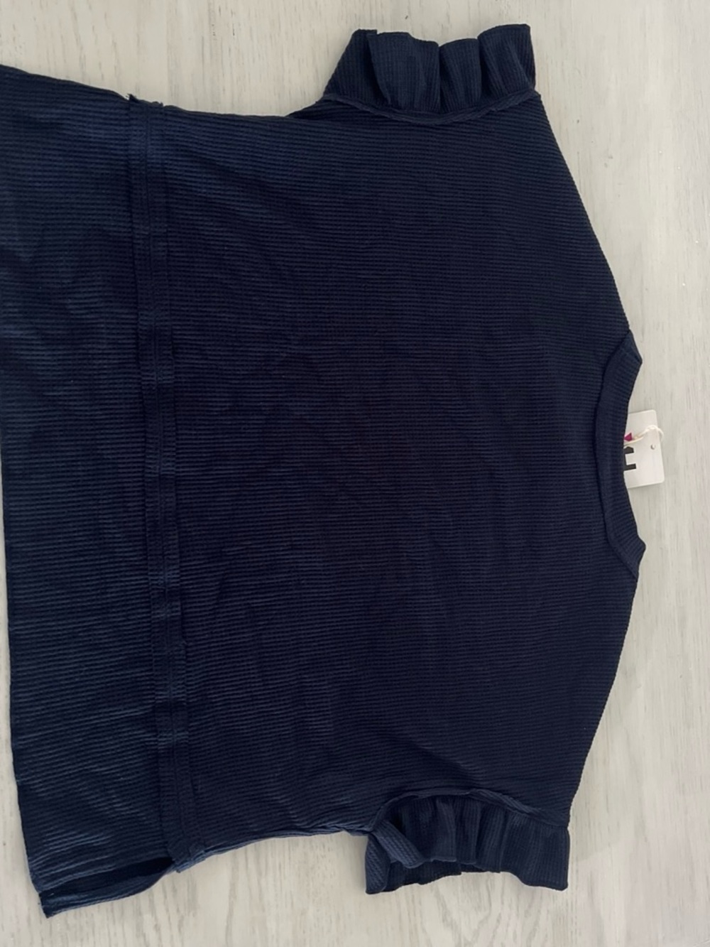 Amazon Essentials Black Short Sleeve Ruffle Knit Top - Picture 4 of 4
